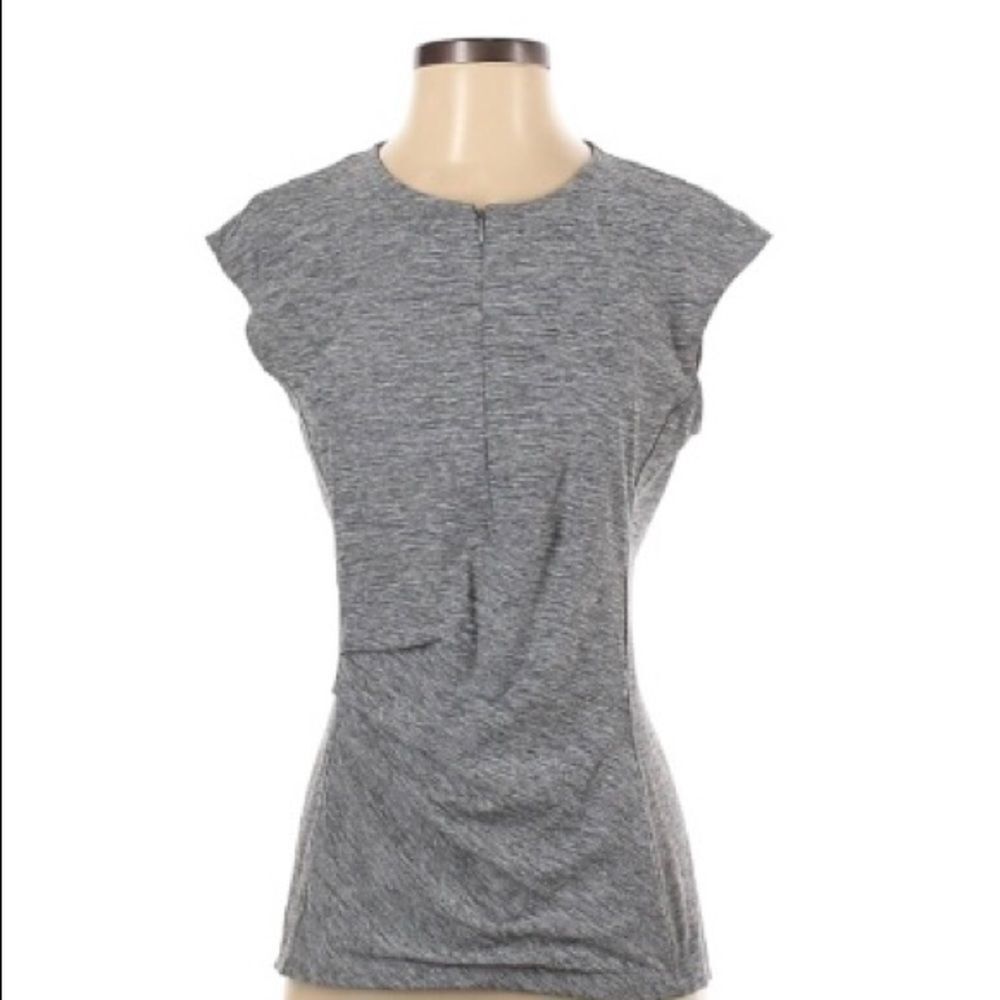 Athleta sleeveless workout shirt zipper neckline and zipper in the back